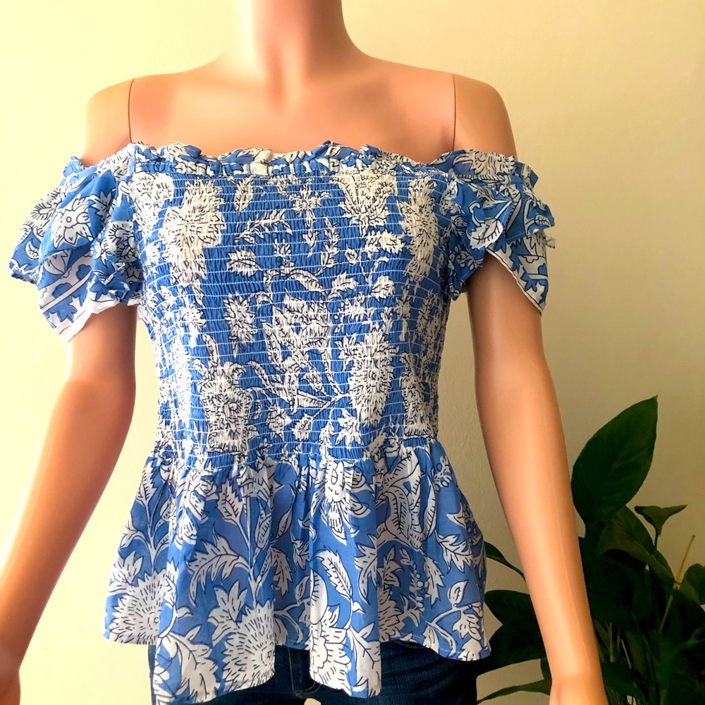 Brand new Jennifer and grace printed ruffle sleeve top